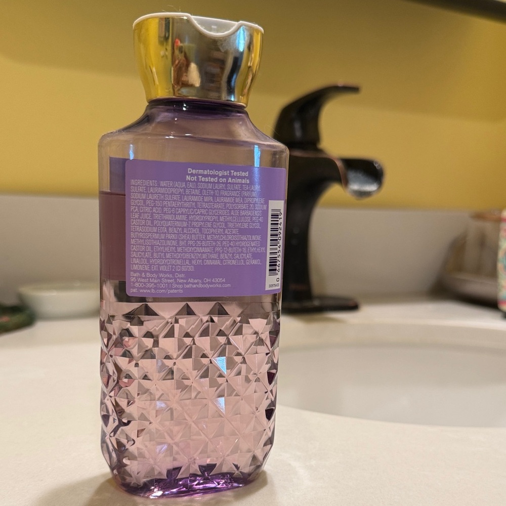 Bath & Body Works Fresh Cut Lilacs Shower Gel — Purple & Gold, Floral Spring - Picture 4 of 4
